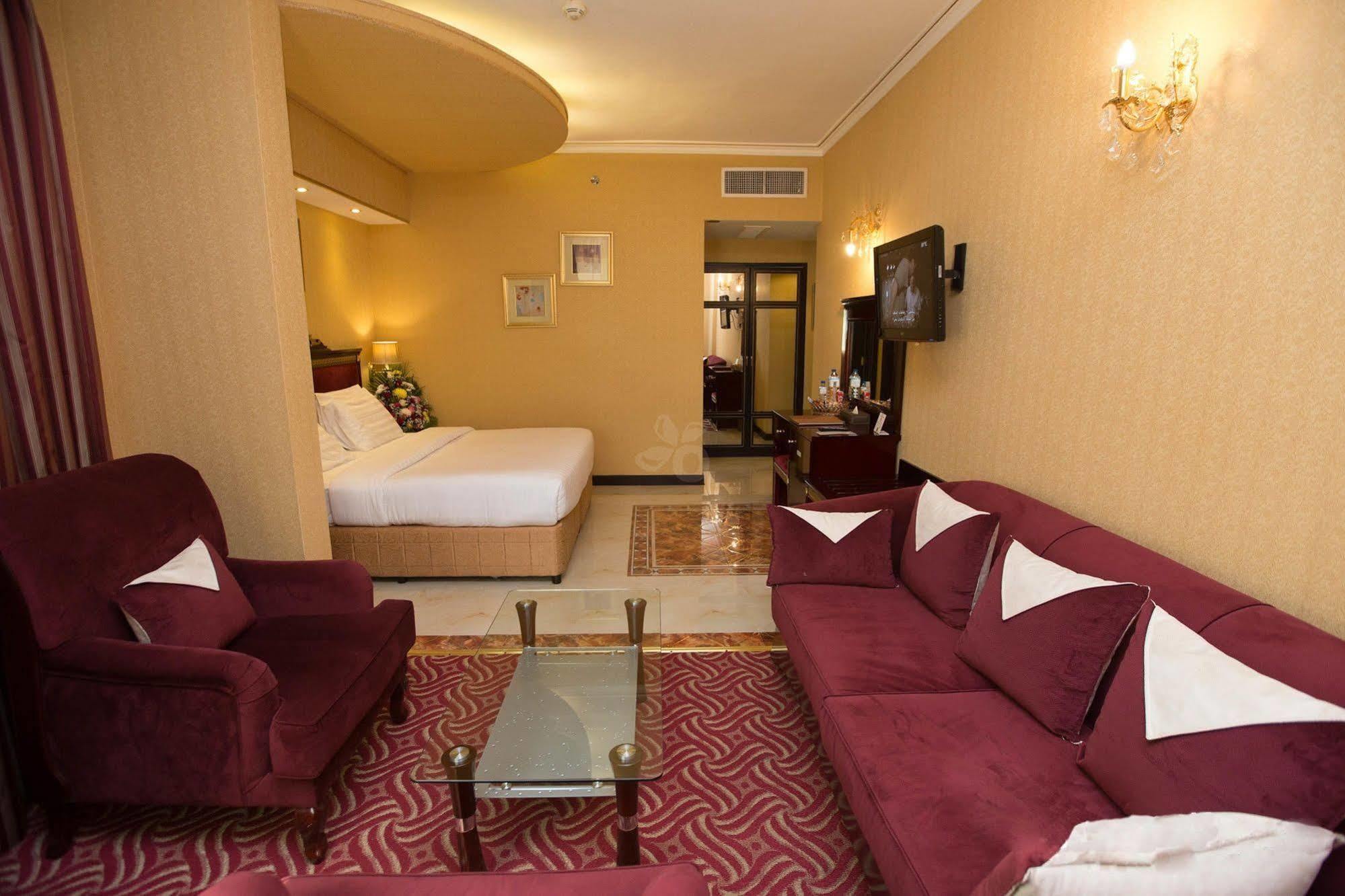 Comfort Deira Готель 3*
